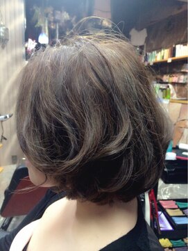 オーバーキャプテンネイキッド(OVER CAPTAIN NAKED) 外国人風ボブ