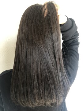 エトランジェ(Etrange) ツヤカラー/毛先ワンカール/ダークアッシュグレー