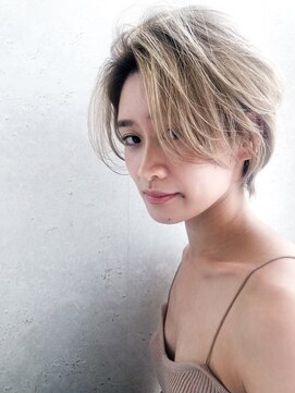 テイラー(Taylor) 【Taylor 大宮】ホワイトブロンド×ハンサムショート