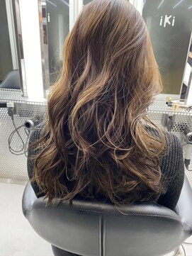イキ 表参道(iki omotesando) モード/無造作ウェーブ/大人ガーリー[表参道駅]