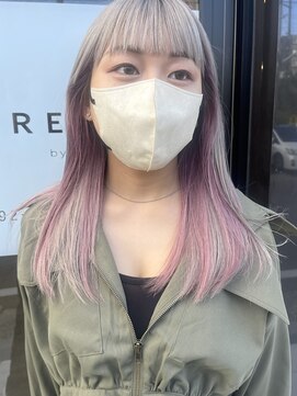 スリー バイ ベルベット 博多(THREE... by velvet) ホワイト×ピンク