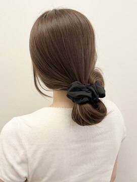 ローネス(LONESS) まろやかベージュ/透明感カラー