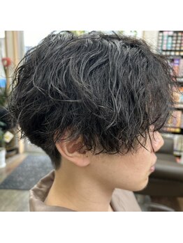 流行りのツイストパーマや、乾かすだけでばっちりキマるカット！