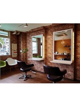 【飯倉/干隈】40代以降のお客様に向けたエイジングケアサロン◎大人女性の明るい白髪染めならGiFTへ♪