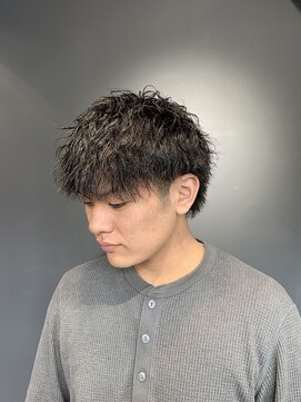 セカンドハウス(2nd HOUSE) ツイストスパイラルパーマで圧倒的な存在感を