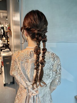 シャルムバイケンジ(Charm.by KENJE) 【ダブルポニーテール】結婚式/二次会/銀座/有楽町/アレンジ