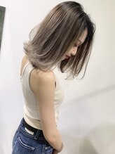 フル(FuLL) 切りっぱなしのミディスタイルにバレイヤージュで外国人風に♪