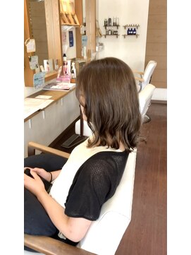 ヘアーメイク ラピス(hair make Lapis) ミディアムレイヤー/ハイライトアッシュベージュ/デザインカラー