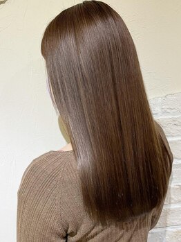 アンド ティグル クマモト(&.TIGRE KUMAMOTO)の写真/お悩みに合わせた縮毛矯正メニューで自然な仕上がりが大好評◎柔らかく、思わず触りたくなるような艶髪に♪