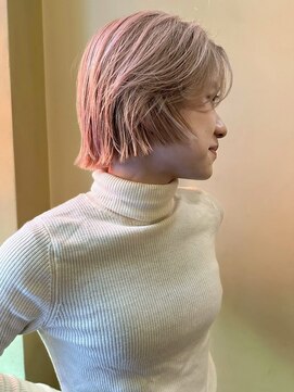 ハイトーンカラー ブリーチ ピンクベージュ 切りっぱなしボブ