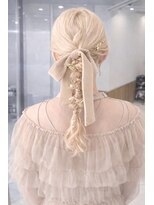 ストゥー(StueW.)&nbsp;お呼ばれパーティーヘアセット/ヘアメイク/アレンジ/ブリーチ