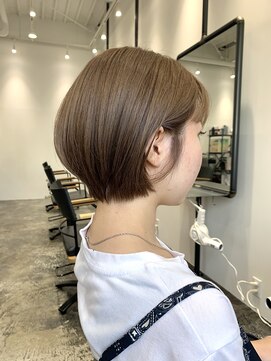 ニーナ(NINA) ハイトーンショート