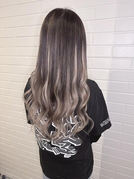 ブランシスヘアー(Bulansis Hair) シルバーグラデーション