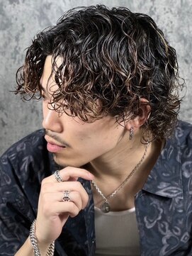 ヒロ銀座 バーバーショップ 札幌本店(HIRO GINZA BARBER SHOP) ハイライト/マッシュパーマ/ウルフ/アッシュブラック/波巻き