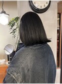 外ハネボブ×ブルーブラック/重く見えない大人ナチュラルヘア