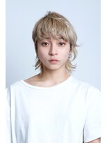 メグリ(meguri)&nbsp;ハイトーン　ダブルカラー　ショートウルフ　ベージュ