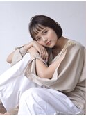 10代20代30代40代ミルクティーベージュのインナーカラーボブ