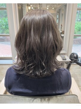 ティエル(TieLu) ゆるふわ×グレージュ