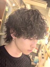 フィフス トウキョウ (fifth TOKYO) 渋谷波巻きパーマシャドウパーマセンターパートウルフ緩め30代