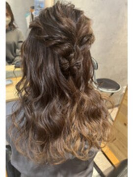 クシュ 所沢西口プロぺ通り(kusyu... ) 黒髪/グレーベージュ/レイヤーロング/前髪パーマ/所沢ハイライト