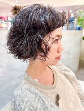 フリップビーアヴェダ(FLIP B AVEDA) 本八幡×ショートボブ×パーマスタイル