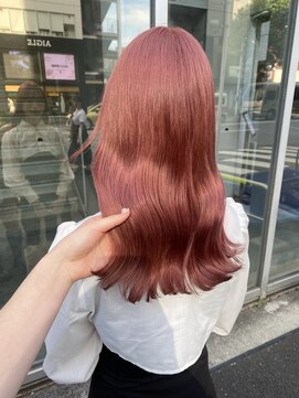 オグジュアリー 表参道(aux.) 《Akari》透明感抜群ピンクベージュ