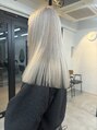 シーカ ニカイ(siika NIKAI) 黄色味のないホワイトカラー