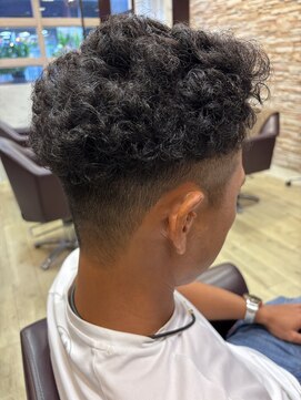 トレセッテ(tre sette) メンズパーマスタイル／フェードカット