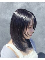 フリー(FREEY) 顔周りカット　レイヤースタイル　艶髪カラー