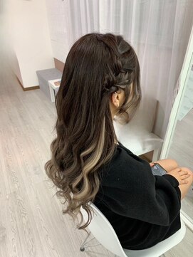 ホワイト 東京新宿店(White) 編み込みハーフツイン！