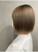 ベージュブロンド・切りっぱなしショート・トレンドカラー・韓国