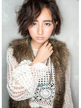 アズーア ヘアーアンドスパ(azure hair&spa) ボサかわショート