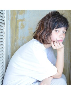 ロイ プラスアティック(roi ＋attic) デザインカラーボブ　異空間美容室roi