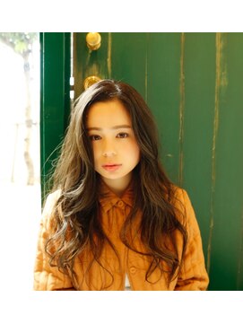 アビオン ヘアサロン(avion HAIR SALON) 外国人風Aラインロング
