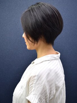 ヘアスタジオヘーフリヒ(HAIR STUDIO HoFLICH) 【ギガ美ーボブ】