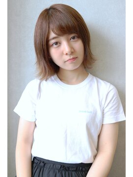 ラヴィエール(Laviere) 外ハネ切りっぱなしボブ