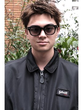 ノイ(noi) センターパートニュアンスパーマ刈り上げツーブロックメンズヘア