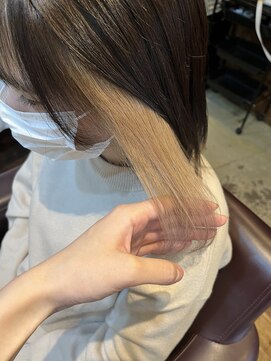 オーガスト ヘア ネイル(AUGUST hair nail) イヤリング×ホワイトベージュ