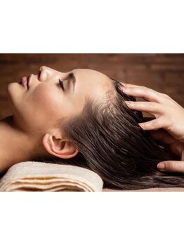 〈朝9：00～18:00まで営業〉ヘッドスパだけのお客様も大歓迎!!初回限定のクーポンもご用意しております◎