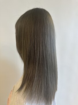 クララ トヨハシ(CLALA Toyohashi) グレージュカラー　１０代２０代３０代