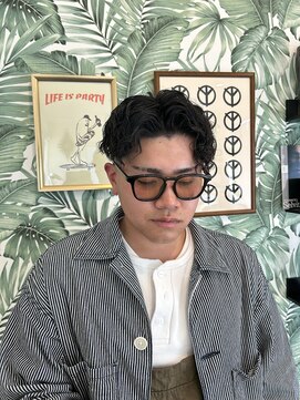 ナチュラル ヒーロー(Natural HERO) センター分けツイストスパイラル