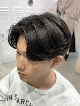 レタッチ バイ フィフス 天神大名(RETOUCH by fifth) ニュアンスパーマセンターパートメンズカットシャドウパーマ眉毛