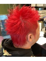 オート ボーテ カリッタ 名古屋(HAUTE BEAUTE CARITTA)&nbsp;ビビットレッドのメンズショート