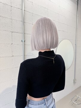 イロ(iro.) ハイトーンボブ