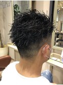 ワイルドアップバングスキンフェードアイロンパーマ爽やか