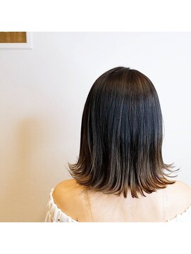 エヌプラスリタ 近鉄八尾(N+lita) イメチェン/ワイドバング/ホワイトブロンド/外ハネボブ