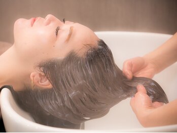 ワット 新宿店の写真/【大人女性必見】毎日頑張っている大人女性へ♪“W”自慢のヘッドスパと技術で、自分にご褒美を☆