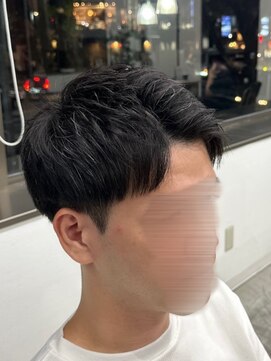 フイ 新宿3丁目(Hui) フェザーパーマ/グレーブルーカラー／刈り上げショートパンク