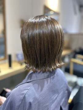 ノットドットビー(KNOT.B) カジュアル外ハネボブ