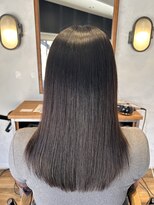 サンカリ SANKARI 船木店 【何回も触れたくなるストレートヘア!】